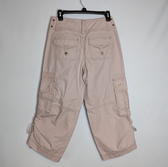 Cabi Frosted Pink Cargo Cropped Pants - Picture 4 of 16